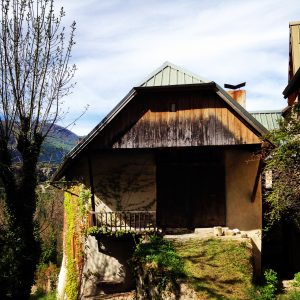 Une ancienne ferme à la Font d'Eygliers